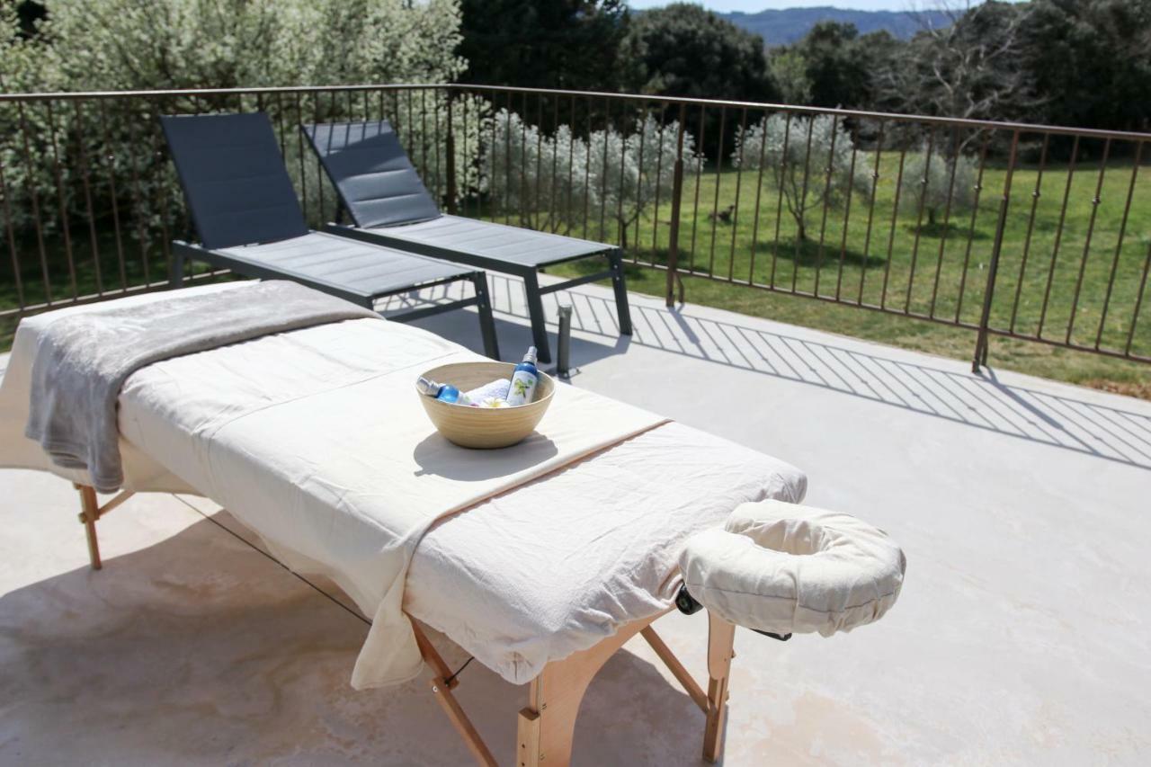 Le Mas De La Lombarde Lourmarin Luaran gambar